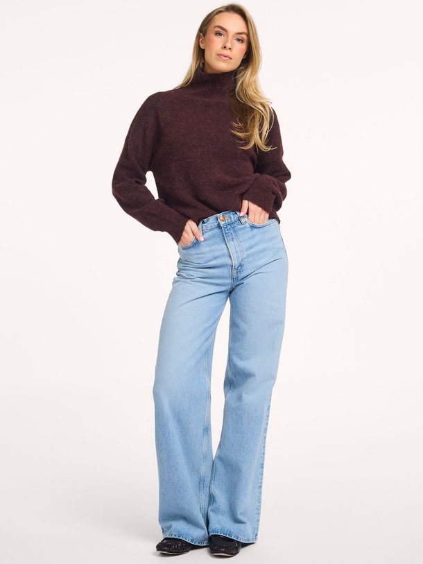 Ontdek de Nola wolmix coltrui van Samsoe Samsoe in de kleur Bordeauxrood bij Orangebag. Op werkdagen voor 21:45 besteld, morgen in huis.