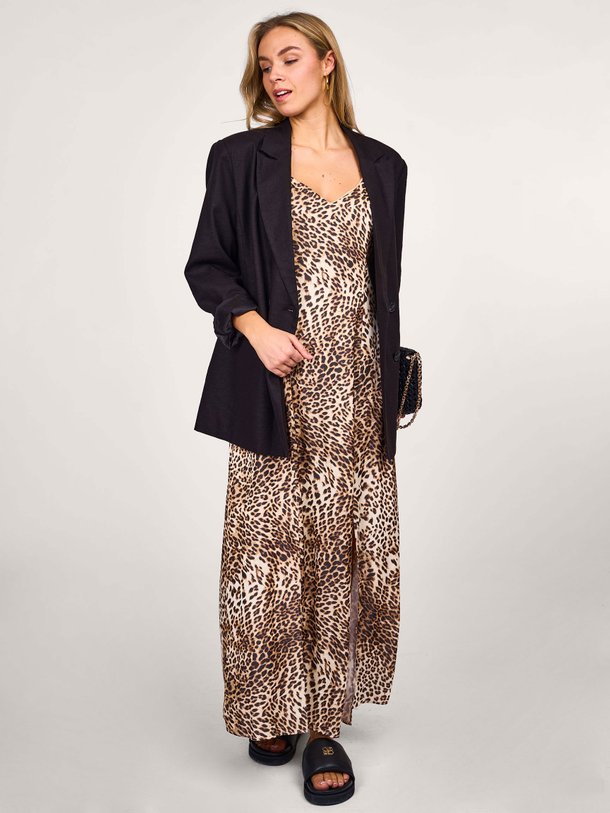 Ontdek de Leelo viscosemix maxi jurk met leopard print van Gestuz in de kleur bruin bij Orangebag. Op werkdagen voor 21:45 besteld, morgen in huis.