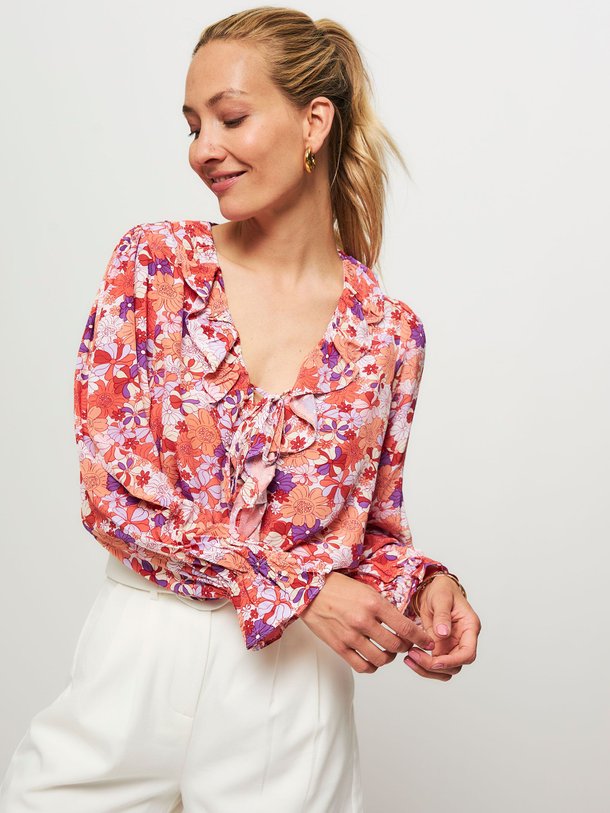 Ontdek de Livia viscose top met print van Suncoo in de kleur oranje bij Orangebag. Op werkdagen voor 21:45 besteld, morgen in huis.