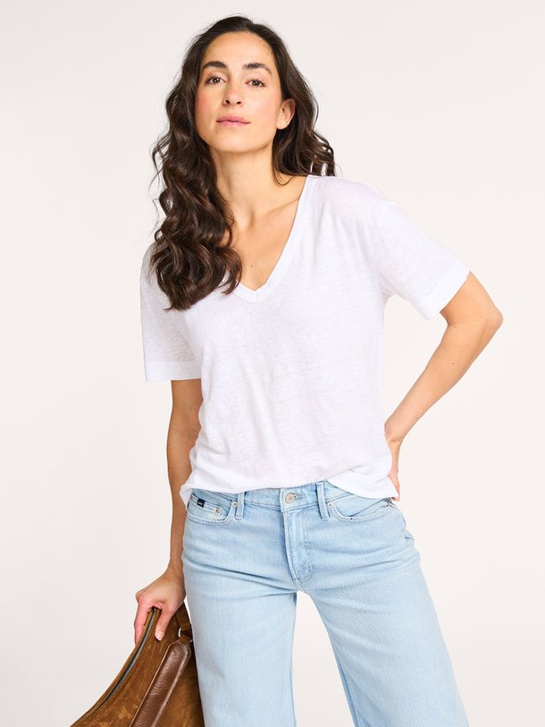 Ontdek de M011 Linnenmix T-shirt van Majestic Filatures in de kleur wit bij Orangebag. Op werkdagen voor 21:45 besteld, morgen in huis.