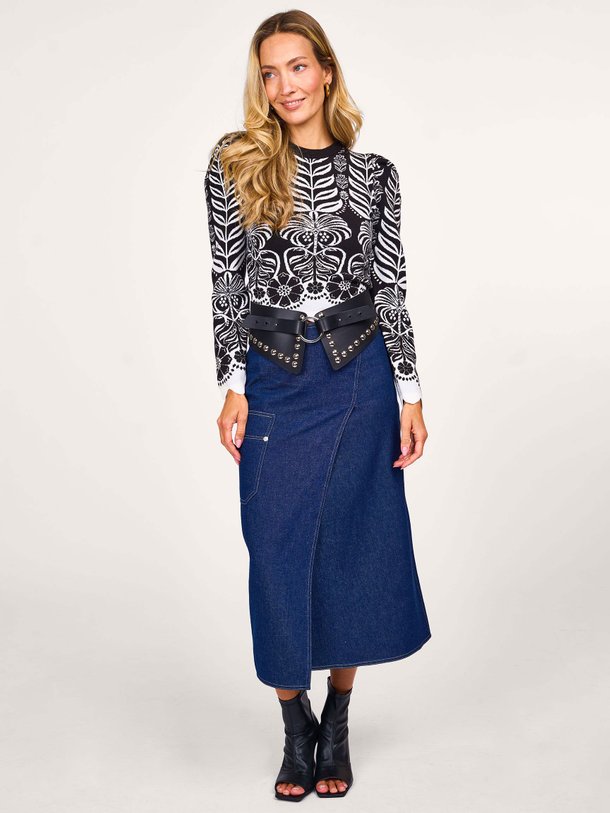 Ontdek de Viscosemix trui met dessin van Farm Rio in de kleur zwart bij Orangebag. Op werkdagen voor 21:45 besteld, morgen in huis.