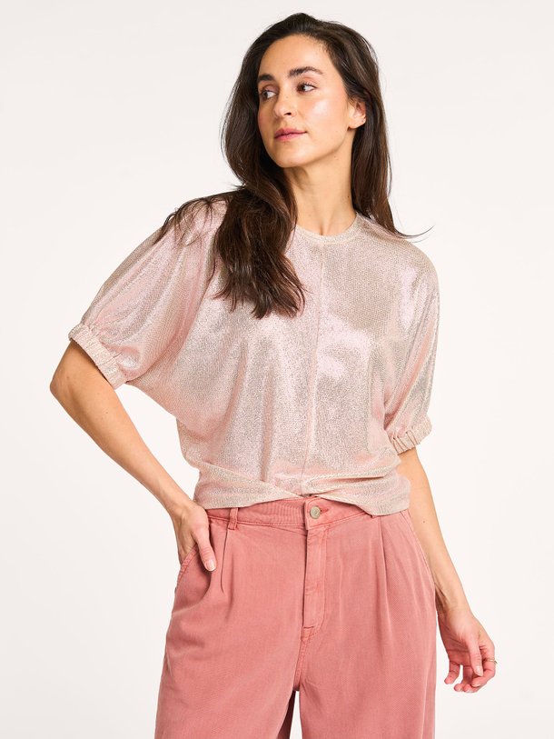 Ontdek de Jersey metallic top van Summum in de kleur poeder bij Orangebag. Op werkdagen voor 21:45 besteld, morgen in huis.