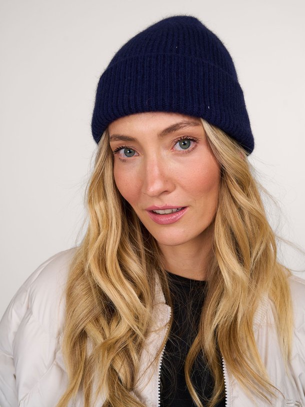 Ontdek de Wolmix beanie van Le Bonnet in de kleur donkerblauw bij Orangebag. Op werkdagen voor 21:45 besteld, morgen in huis.