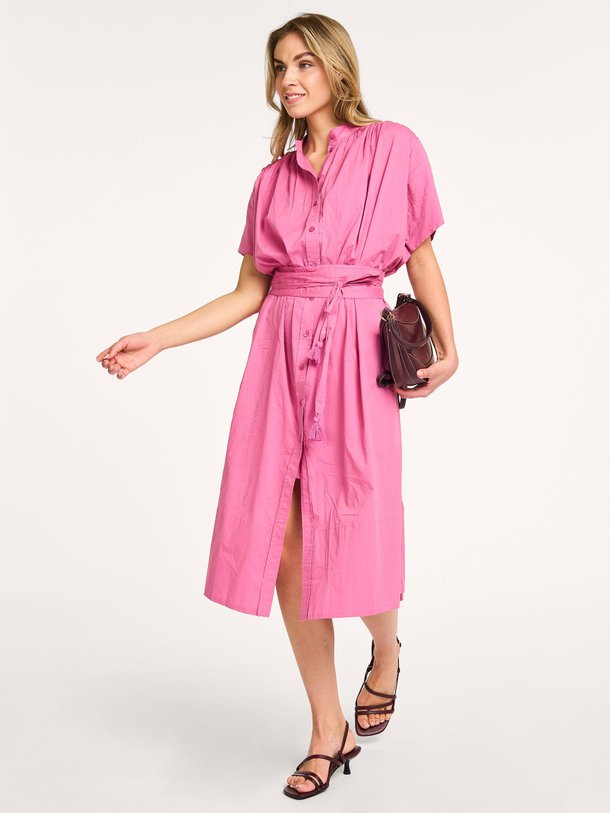Ontdek de Ciao katoenen doorknoopjurk van Vanessa Bruno in de kleur roze bij Orangebag. Op werkdagen voor 21:45 besteld, morgen in huis.