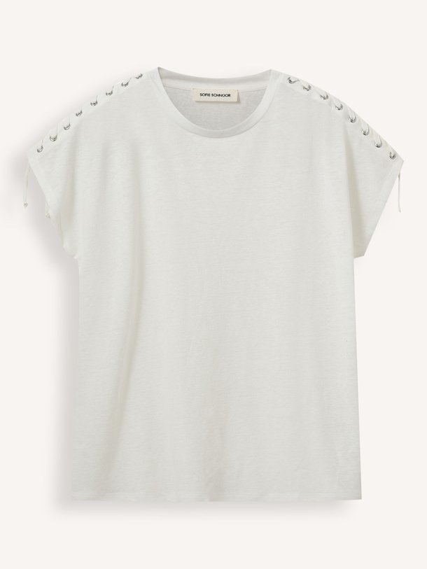 Ontdek de Aleid linnenmix T-shirt van Sofie Schnoor in de kleur Off-white bij Orangebag. Op werkdagen voor 21:45 besteld, morgen in huis.