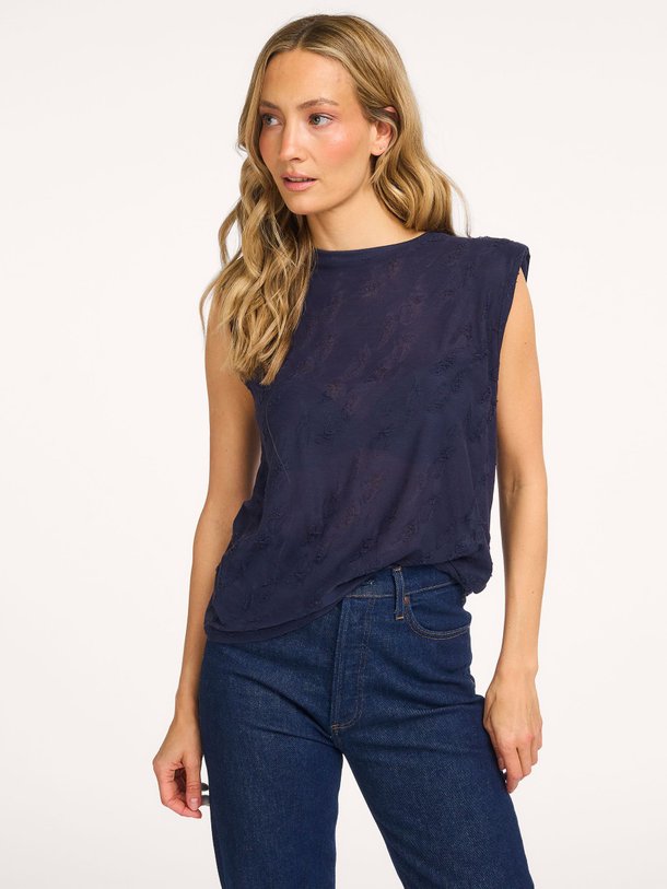 Ontdek de Horphee geweven top van Iro in de kleur Donkerblauw bij Orangebag. Op werkdagen voor 21:45 besteld, morgen in huis.