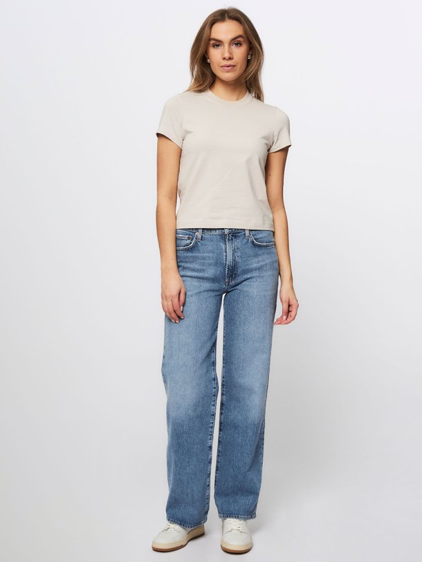 Ontdek de Lenu katoenmix T-shirt van Graumann in de kleur zand bij Orangebag. Op werkdagen voor 21:45 besteld, morgen in huis.