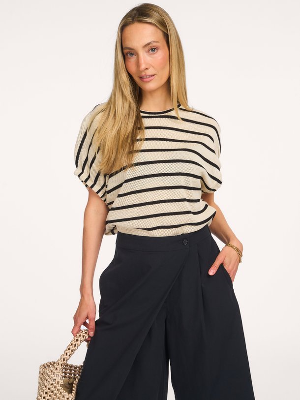 Ontdek de Top Striped gauze van Summum bij Orangebag. Op werkdagen voor 21:45 besteld, morgen in huis.