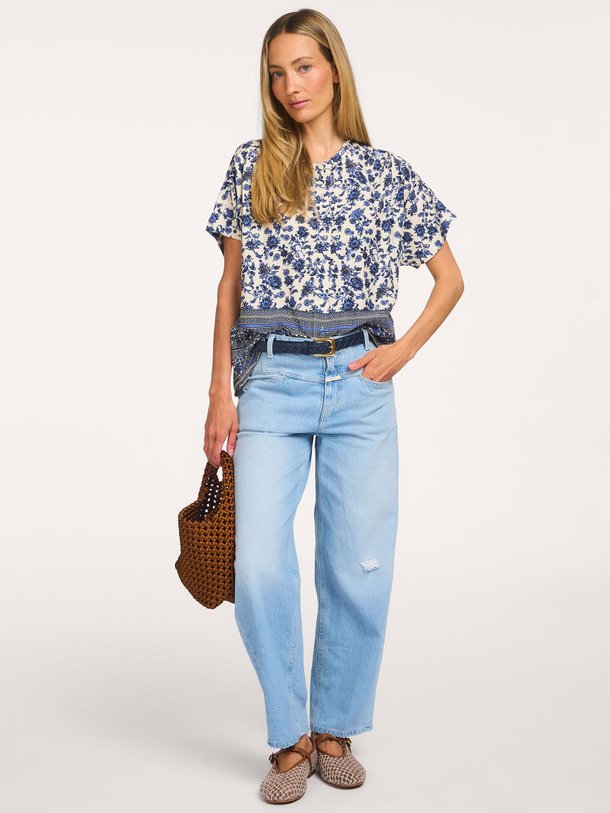 Ontdek de Mya eco vero viscose blouse met print van Lollys Laundry in de kleur Blauw bij Orangebag. Op werkdagen voor 21:45 besteld, morgen in huis.