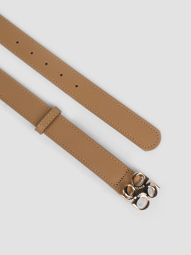 Ontdek de Motif lederen riem van Dante 6 in de kleur camel bij Orangebag. Op werkdagen voor 21:45 besteld, morgen in huis.