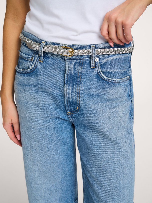 Ontdek de Luna lederen gevlochten riem van By-Bar in de kleur Zilverkleur bij Orangebag. Op werkdagen voor 21:45 besteld, morgen in huis.