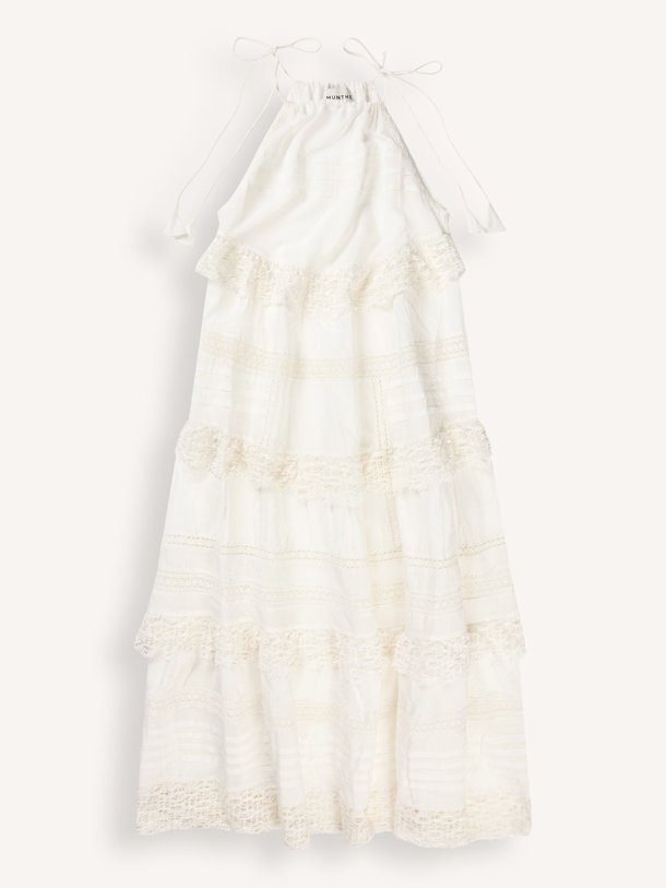 Ontdek de Fuenta organic cottonmix maxi jurk van Munthe in de kleur wit bij Orangebag. Op werkdagen voor 21:45 besteld, morgen in huis.