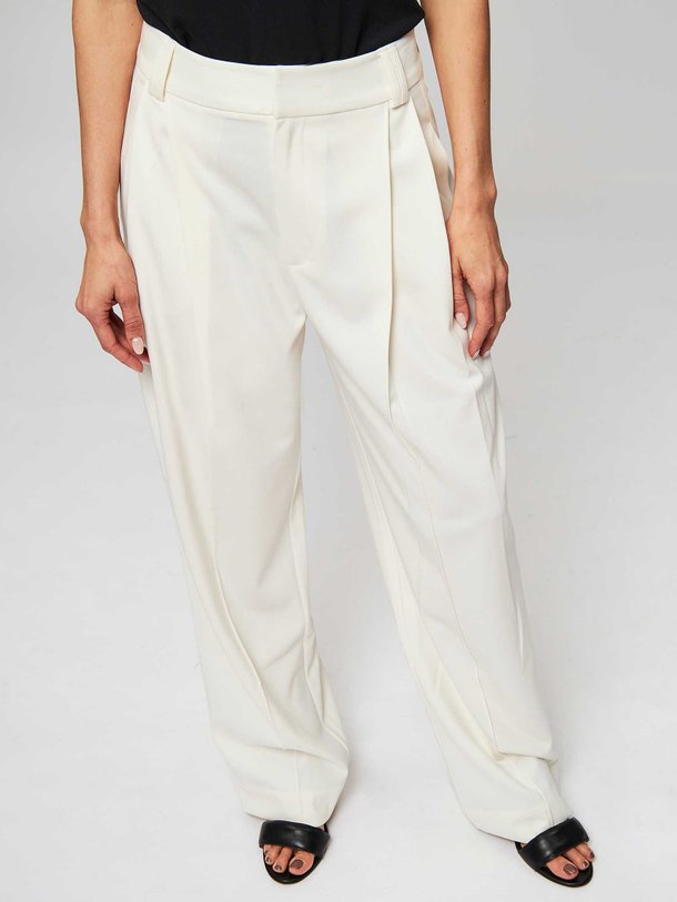 Ontdek de Chic viscosemix wide leg pantalon van Chptr-s in de kleur ecru bij Orangebag. Op werkdagen voor 21:45 besteld, morgen in huis.