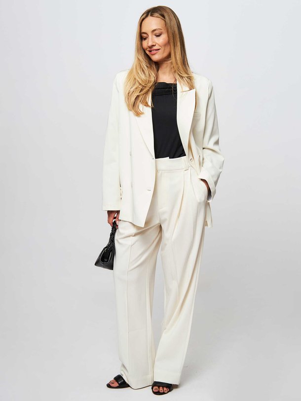 Ontdek de Chic viscosemix wide leg pantalon van Chptr-s in de kleur ecru bij Orangebag. Op werkdagen voor 21:45 besteld, morgen in huis.