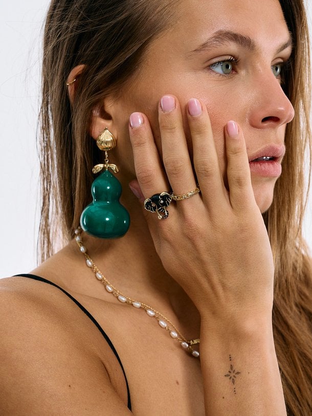 Ontdek de Amore vergulde ring van Anna + Nina in de kleur Goudkleur bij Orangebag. Op werkdagen voor 21:45 besteld, morgen in huis.