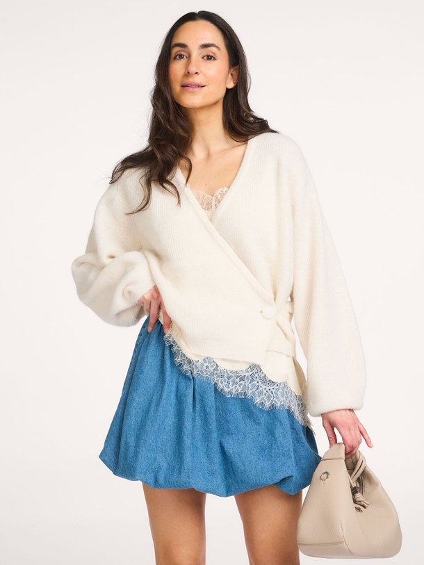 Ontdek de Gabby alpacamix overslag vest van Second Female in de kleur Beige bij Orangebag. Op werkdagen voor 21:45 besteld, morgen in huis.