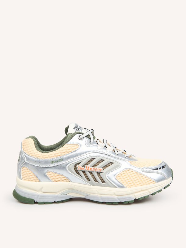 Ontdek de The Re-Run Evo, metallic mesh sneakers van Mercer Amsterdam bij Orangebag. Op werkdagen voor 21:45 besteld, morgen in huis.
