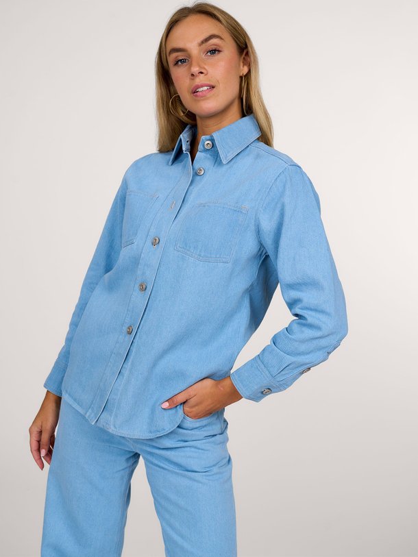 Ontdek de Petra denim blouse van Graumann in de kleur lichtblauw bij Orangebag. Op werkdagen voor 21:45 besteld, morgen in huis.