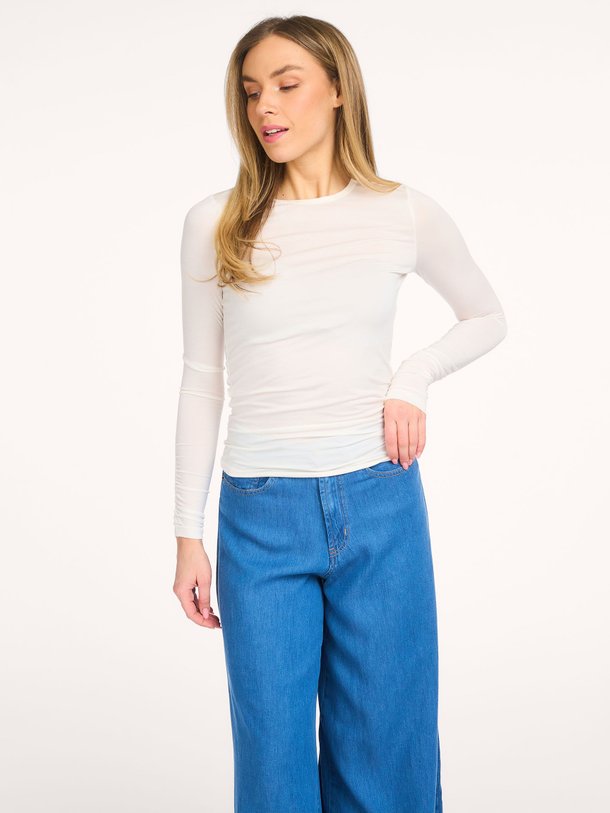 Ontdek de Elle lyocellmix longsleeve van Love Stories in de kleur Wit bij Orangebag. Op werkdagen voor 21:45 besteld, morgen in huis.