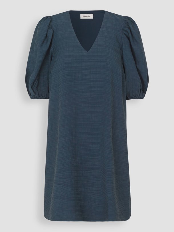 Ontdek de Ibi lyocellmix jurk van Modstrom in de kleur donkerblauw bij Orangebag. Op werkdagen voor 21:45 besteld, morgen in huis.