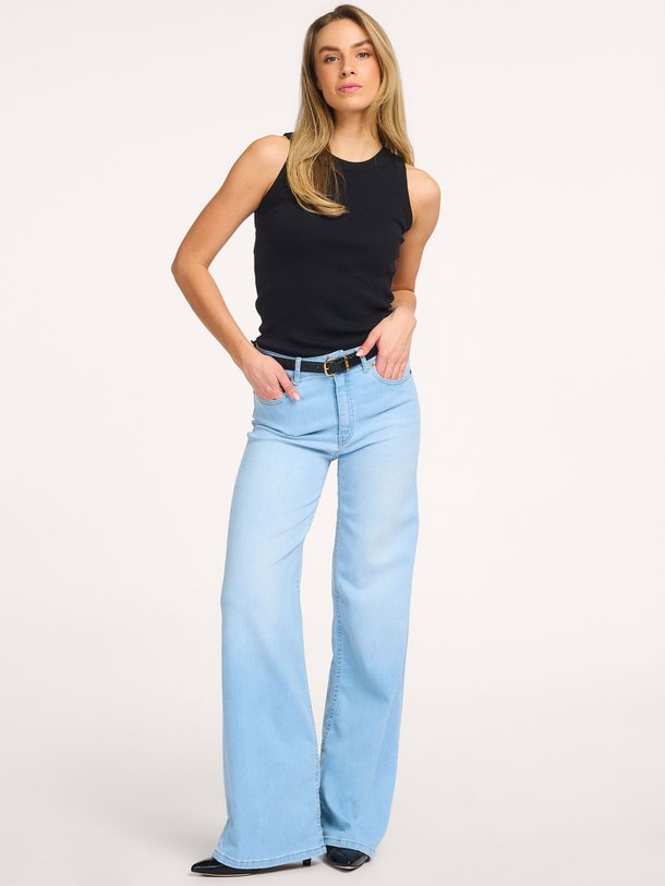 Ontdek de Palazzo mid waist flared fit stretch jeans van Lois in de kleur Blauw bij Orangebag. Op werkdagen voor 21:45 besteld, morgen in huis.