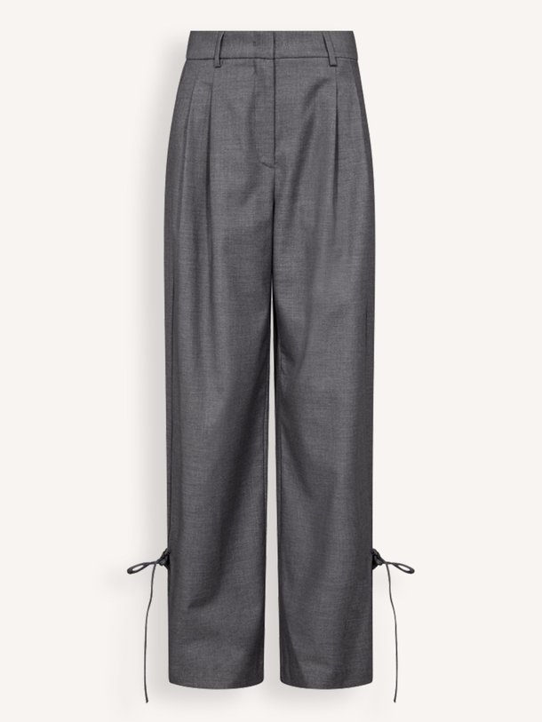 Ontdek de Liam viscosemix broek van Co'Couture in de kleur Donkergrijs bij Orangebag. Op werkdagen voor 21:45 besteld, morgen in huis.
