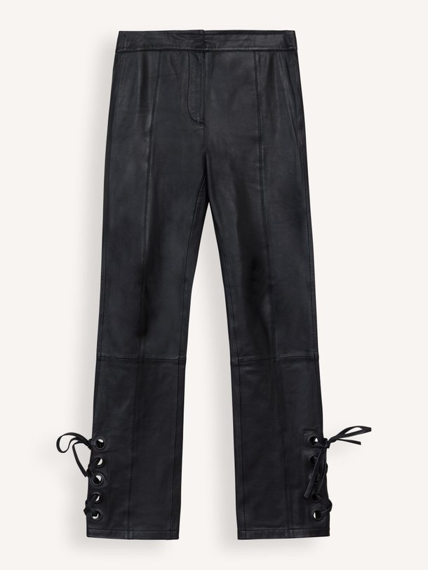 Ontdek de Brooklyn lederen broek van Sofie Schnoor in de kleur zwart bij Orangebag. Op werkdagen voor 21:45 besteld, morgen in huis.