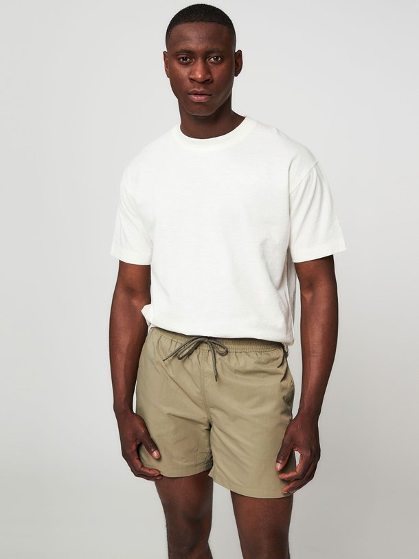 Ontdek de Geweven zwembroek van Colorful Standard in de kleur olijfgroen bij Orangebag. Op werkdagen voor 21:45 besteld, morgen in huis.