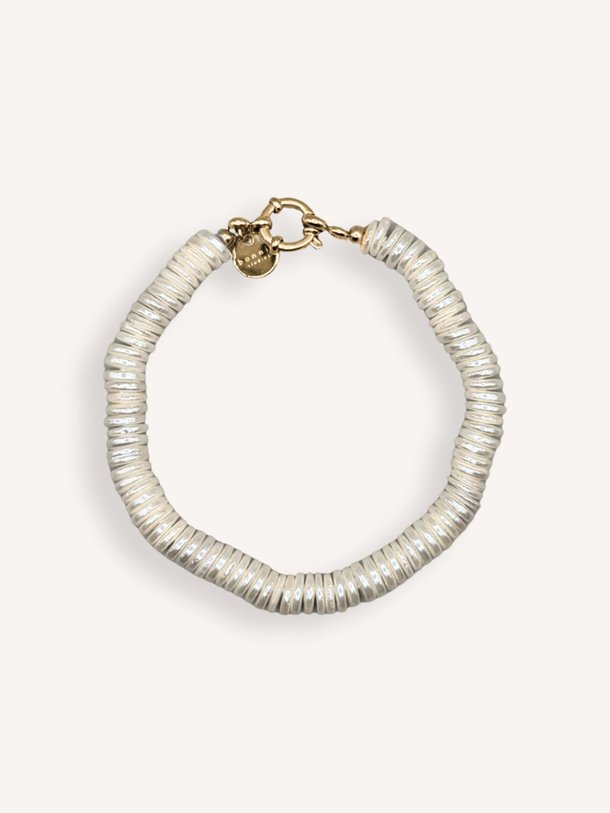 Ontdek de Disco vergulde kralen armband van Bonnie Studios in de kleur Parelmoer bij Orangebag. Op werkdagen voor 21:45 besteld, morgen in huis.