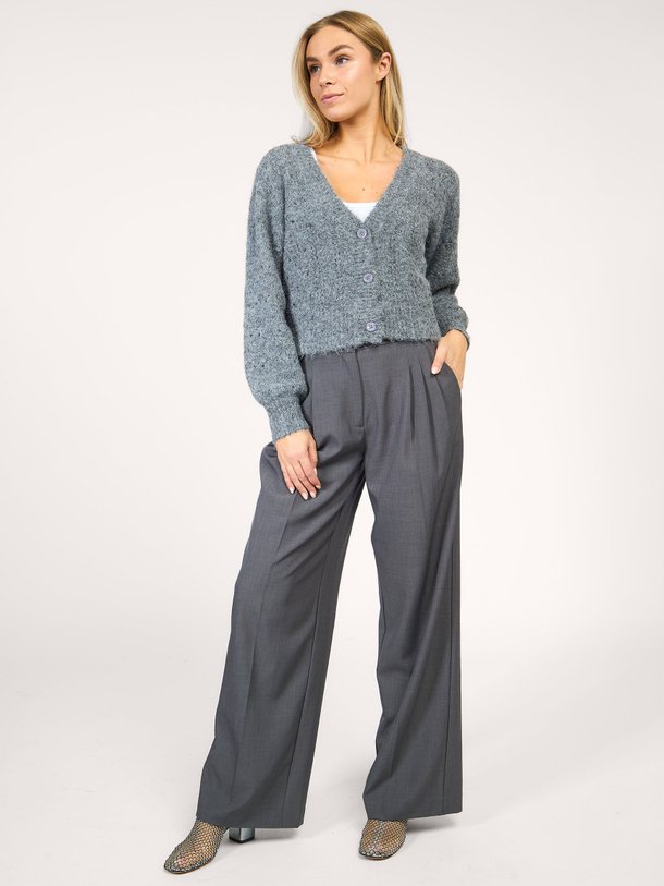 Ontdek de Coralie wolmix gemêleerd vest van Co'Couture in de kleur grijs bij Orangebag. Op werkdagen voor 21:45 besteld, morgen in huis.