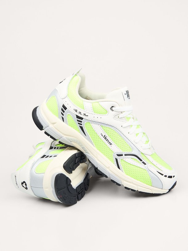 Ontdek de The Re-Run lederen sneakers met mesh van Mercer Amsterdam in de kleur Geel bij Orangebag. Op werkdagen voor 21:45 besteld, morgen in huis.
