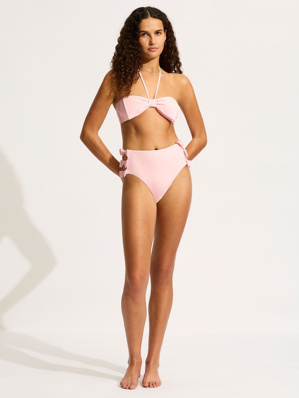 Ontdek de Beau Bow Front Bandeau van Seafolly in de kleur roze bij Orangebag. Op werkdagen voor 21:45 besteld, morgen in huis.
