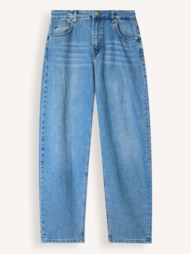 Ontdek de Baloo high waist barrel fit jeans van My Essential Wardrobe in de kleur blauw bij Orangebag. Op werkdagen voor 21:45 besteld, morgen in huis.