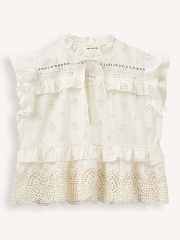 Ontdek de Hazel katoenen broderie top van Sofie Schnoor in de kleur off-white bij Orangebag. Op werkdagen voor 21:45 besteld, morgen in huis.