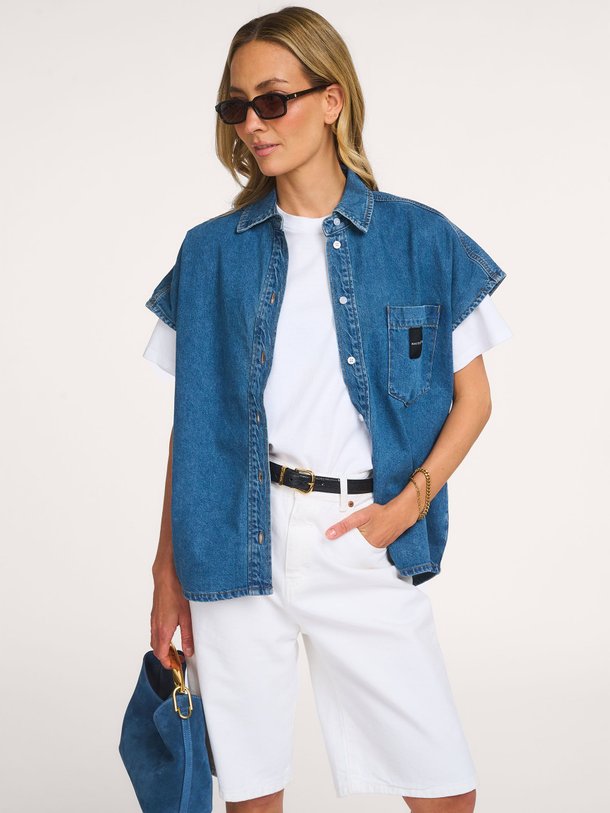 Ontdek de Denim blouse van Haute L'Amitié in de kleur Blauw bij Orangebag. Op werkdagen voor 21:45 besteld, morgen in huis.