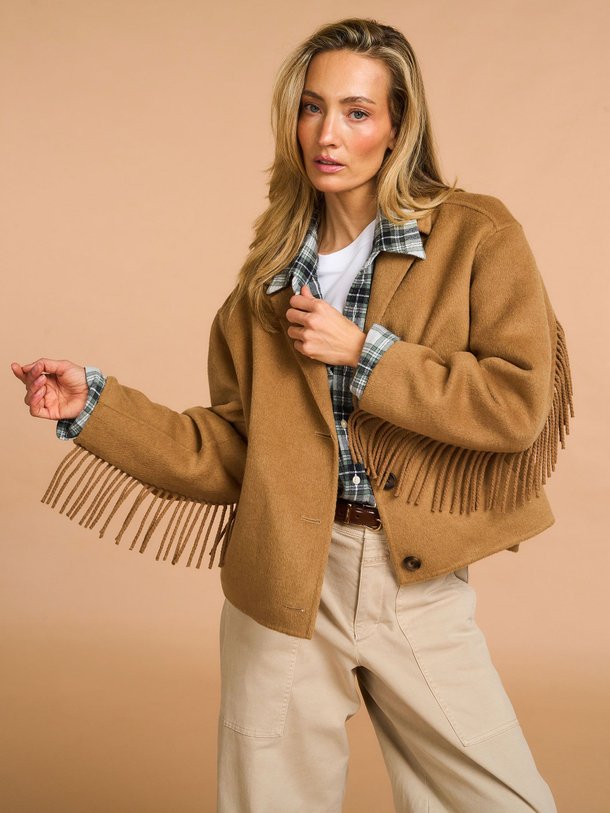 Ontdek de Billie wolmix mantel met franjes van Alter Ego in de kleur Cognac bij Orangebag. Op werkdagen voor 21:45 besteld, morgen in huis.