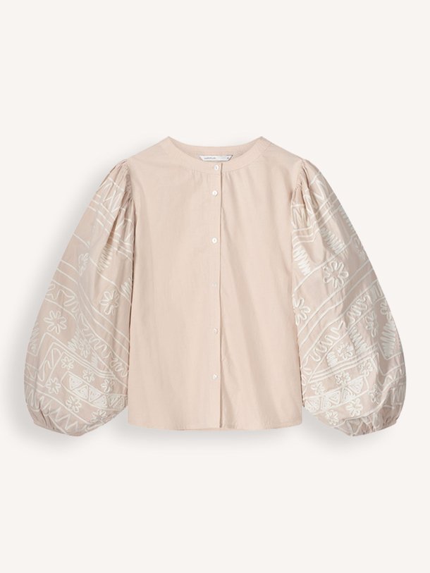 Ontdek de Katoenen blouse met borduursel van Summum in de kleur beige bij Orangebag. Op werkdagen voor 21:45 besteld, morgen in huis.