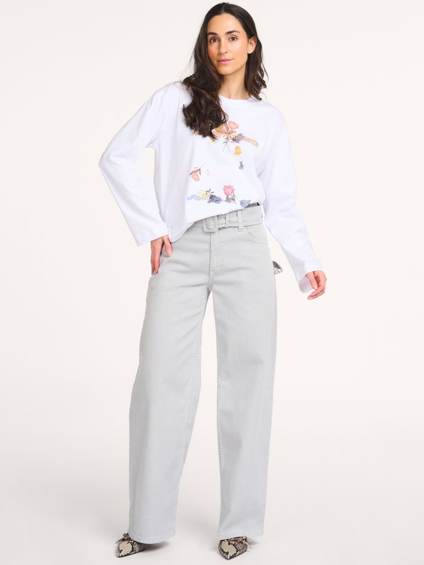 Baum und Pferdgarten Jeevona organic cotton longsleeve met print - Wit Ontdek de Jeevona organic cotton longsleeve met print van Baum und Pferdgarten in de kleur Wit bij Orangebag. Op werkdagen voor 21:45 besteld, morgen in huis.