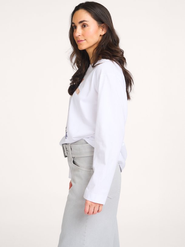 Baum und Pferdgarten Jeevona organic cotton longsleeve met print - Wit Ontdek de Jeevona organic cotton longsleeve met print van Baum und Pferdgarten in de kleur Wit bij Orangebag. Op werkdagen voor 21:45 besteld, morgen in huis.