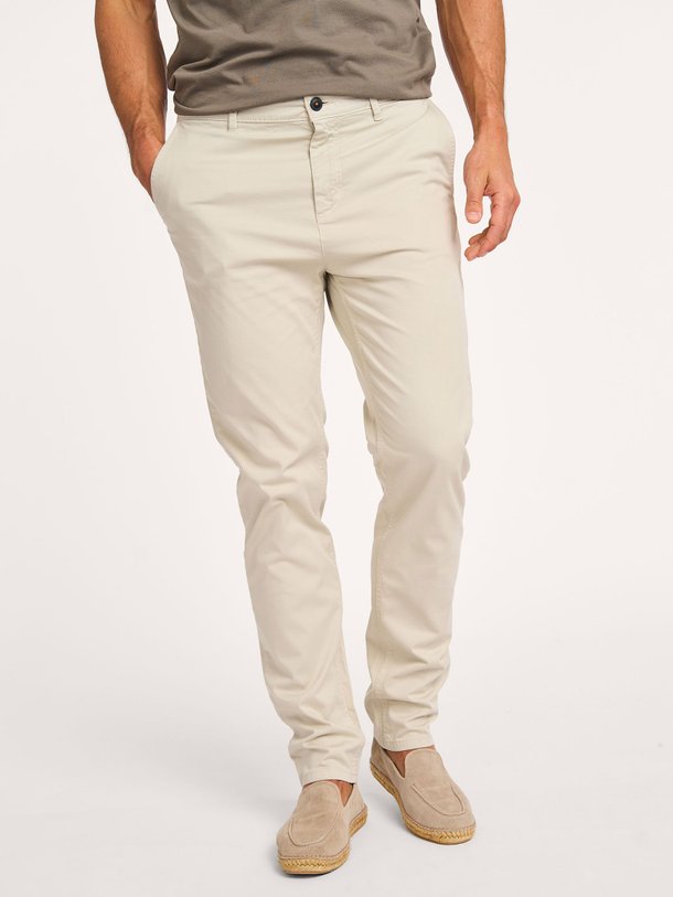 Ontdek de Katoenmix chino van Boss bij Orangebag. Op werkdagen voor 21:45 besteld, morgen in huis.