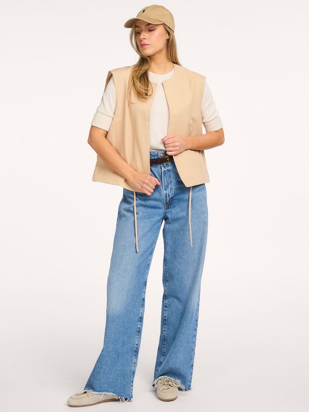 Ontdek de Katoenmix gilet van Yaya in de kleur Beige bij Orangebag. Op werkdagen voor 21:45 besteld, morgen in huis.