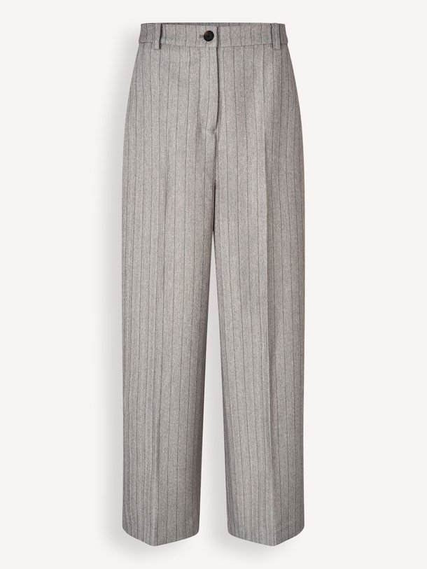 Ontdek de Merida rayonmix krijtstreep pantalon van Modstrom in de kleur grijs bij Orangebag. Op werkdagen voor 21:45 besteld, morgen in huis.