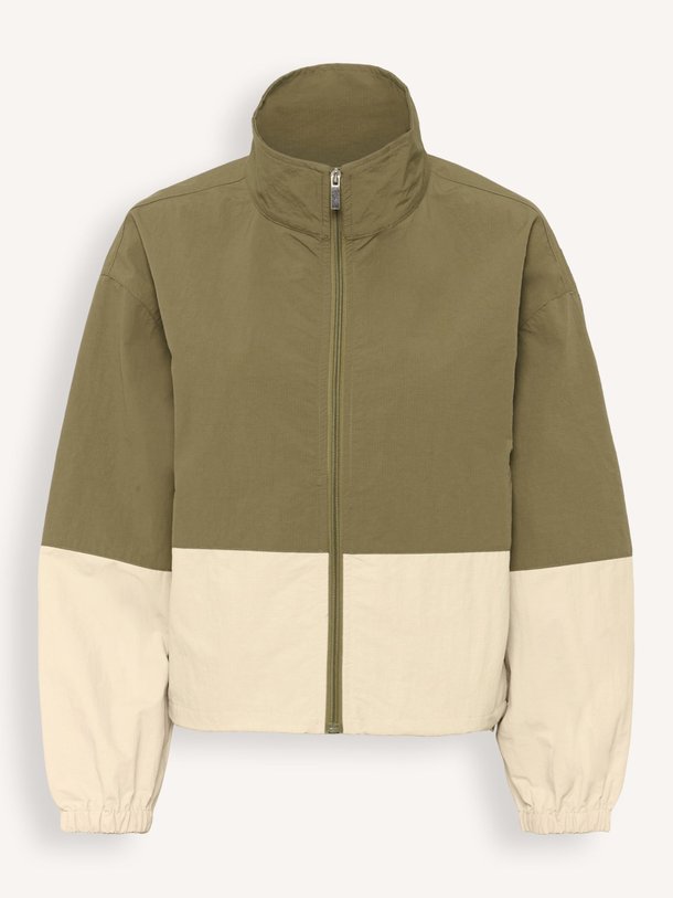 Ontdek de Quinn geweven track jack van My Essential Wardrobe in de kleur Mosgroen bij Orangebag. Op werkdagen voor 21:45 besteld, morgen in huis.