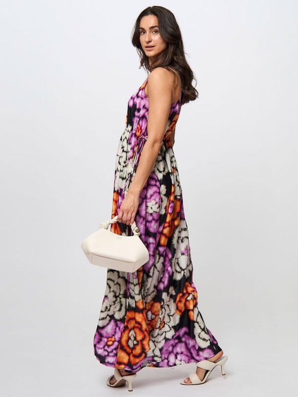 Ontdek de Flowers zijden maxi jurk van Essentiel Antwerp in de kleur paars bij Orangebag. Op werkdagen voor 21:45 besteld, morgen in huis.