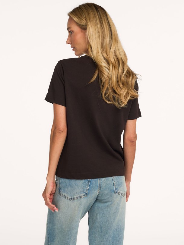 Samsoe Samsoe Camino - Organic Cotton T-Shirt - Donkerbruin Ontdek de Camino organic cotton T-shirt van Samsoe Samsoe in de kleur donkerbruin bij Orangebag. Op werkdagen voor 21:45 besteld, morgen in huis.