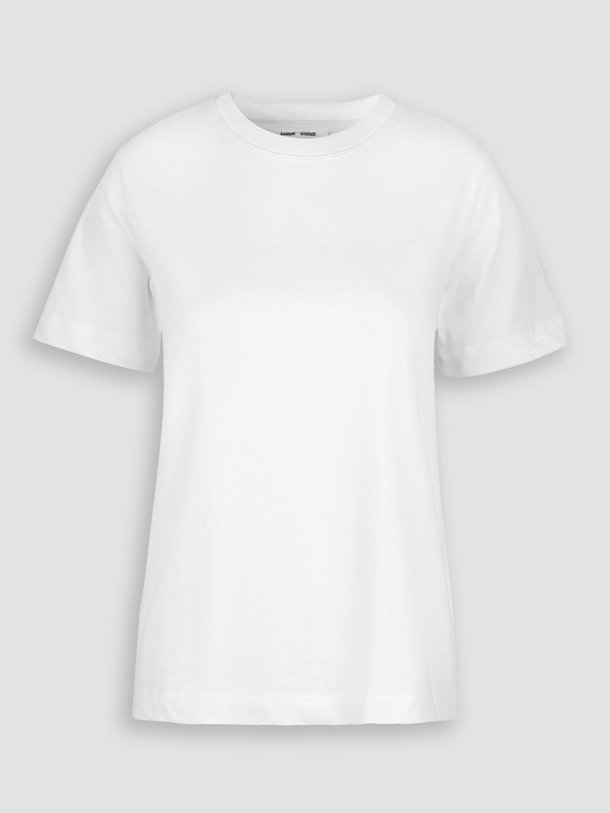 Ontdek de Camino organic cotton top van Samsoe Samsoe in de kleur wit bij Orangebag. Op werkdagen voor 21:45 besteld, morgen in huis.