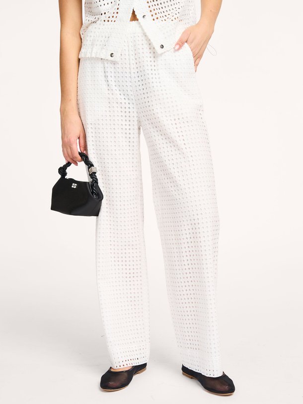 Ontdek de Villa katoenen opengewerkte broek van Second Female in de kleur wit bij Orangebag. Op werkdagen voor 21:45 besteld, morgen in huis.