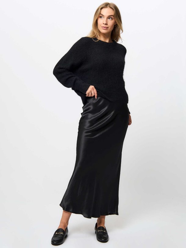 Ontdek de Ailin viscose glanzende maxi rok van Alchemist in de kleur zwart bij Orangebag. Op werkdagen voor 21:45 besteld, morgen in huis.