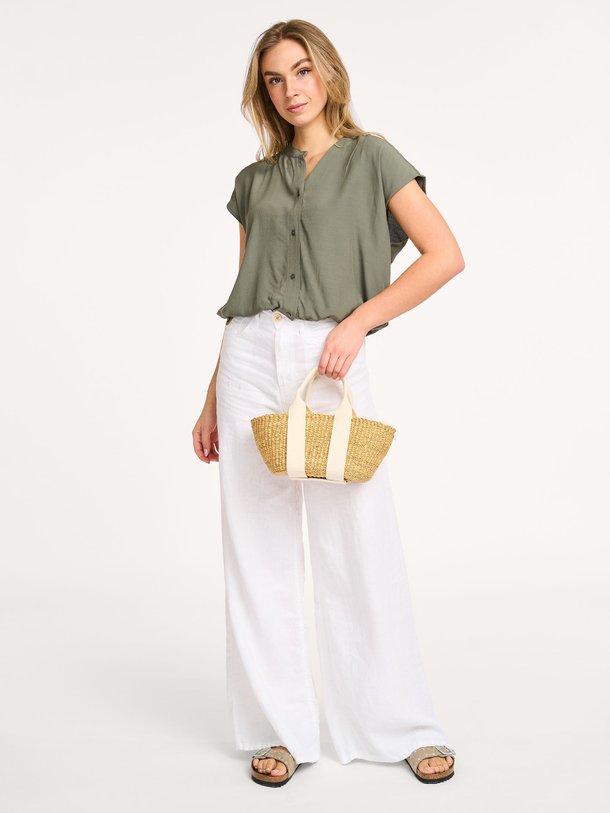 Ontdek de Lode viscose blouse van By-Bar in de kleur groen bij Orangebag. Op werkdagen voor 21:45 besteld, morgen in huis.