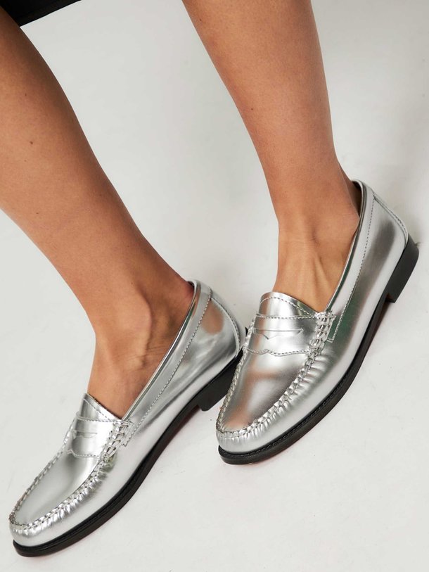 Ontdek de Penny lederen metallic instappers van G.H. Bass - Co in de kleur zilverkleur bij Orangebag. Op werkdagen voor 21:45 besteld, morgen in huis.